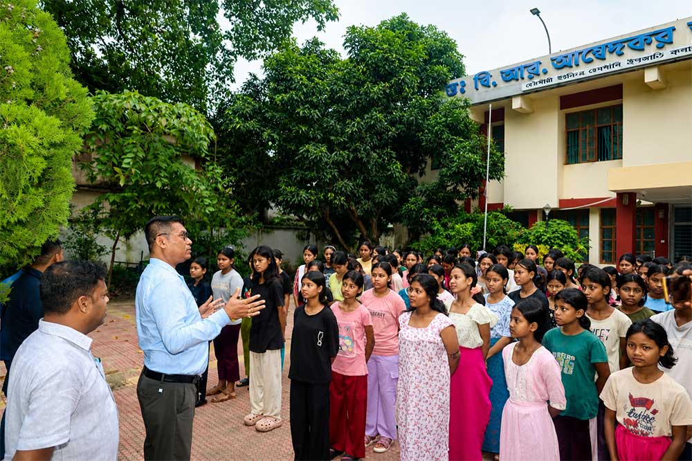 Minister Inspects Girls Hostel Food Irregularities
